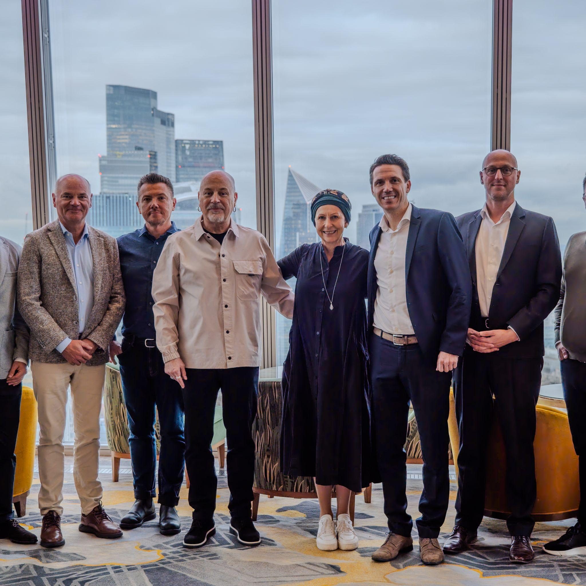 Group picture Creaplan Group Skyline Whitespace